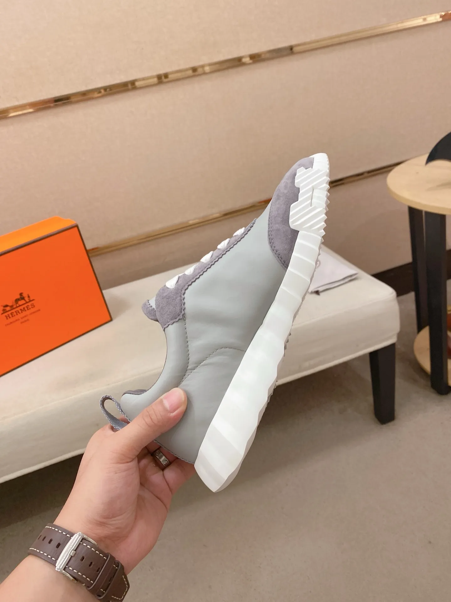 Men's clothing and shoes💰: 640💰《HERMES》【Classic Original Version】Hermès; Top 🔝 Purchasing Agency 🔍🔍Men's latest 🇺🇸 counters are on sale simultaneously, original imported from Italy ▲▲First-layer cowhide with suede cowhide ▲▲ (high-end and expensive Qi·Grade) Exquisite workmanship (Italian 🇮🇹Imported water-dyed 🐂cowhide lining) Sole: Original sole provided by the original factory, ⚠️Exclusive double-layer activity·TPR·Rubber·Combined molded outsole; Super·comfortable·wear-resistant·non-slip·environmental protection The real thing is more beautiful if you take the real thing (high quality, follow the order), you can enter and exit the counter at will * Code number: 39·40·41·42·43·44# (can be customized 38.45.46.)